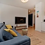 Blueapart Hotelowe Nexo Ii Lägenhet