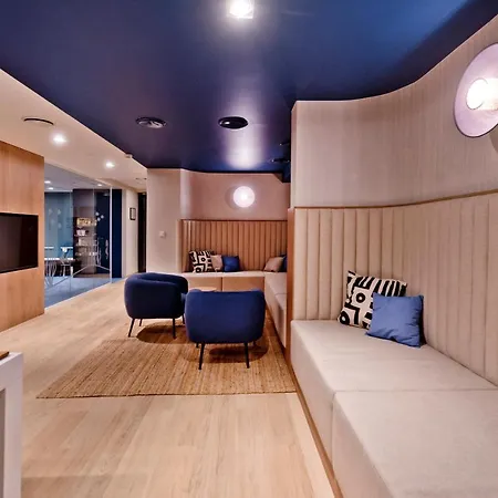 Blueapart Hotelowe Nexo Ii Apartment *